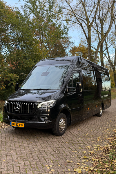 27 persoons minibus Minibuscentrale
