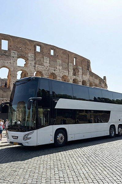 Dubbeldekker bij Colosseum