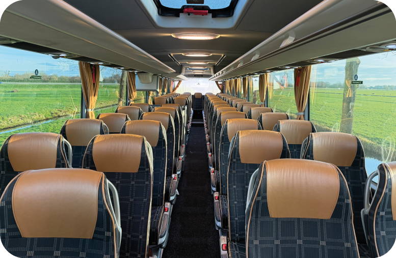 Touringcar 61 pax binnenkant